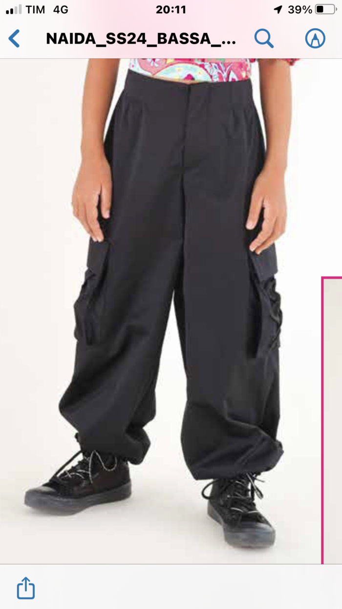 Pantaloni neri con tasche da ragazza della marca Naida - immagine 4